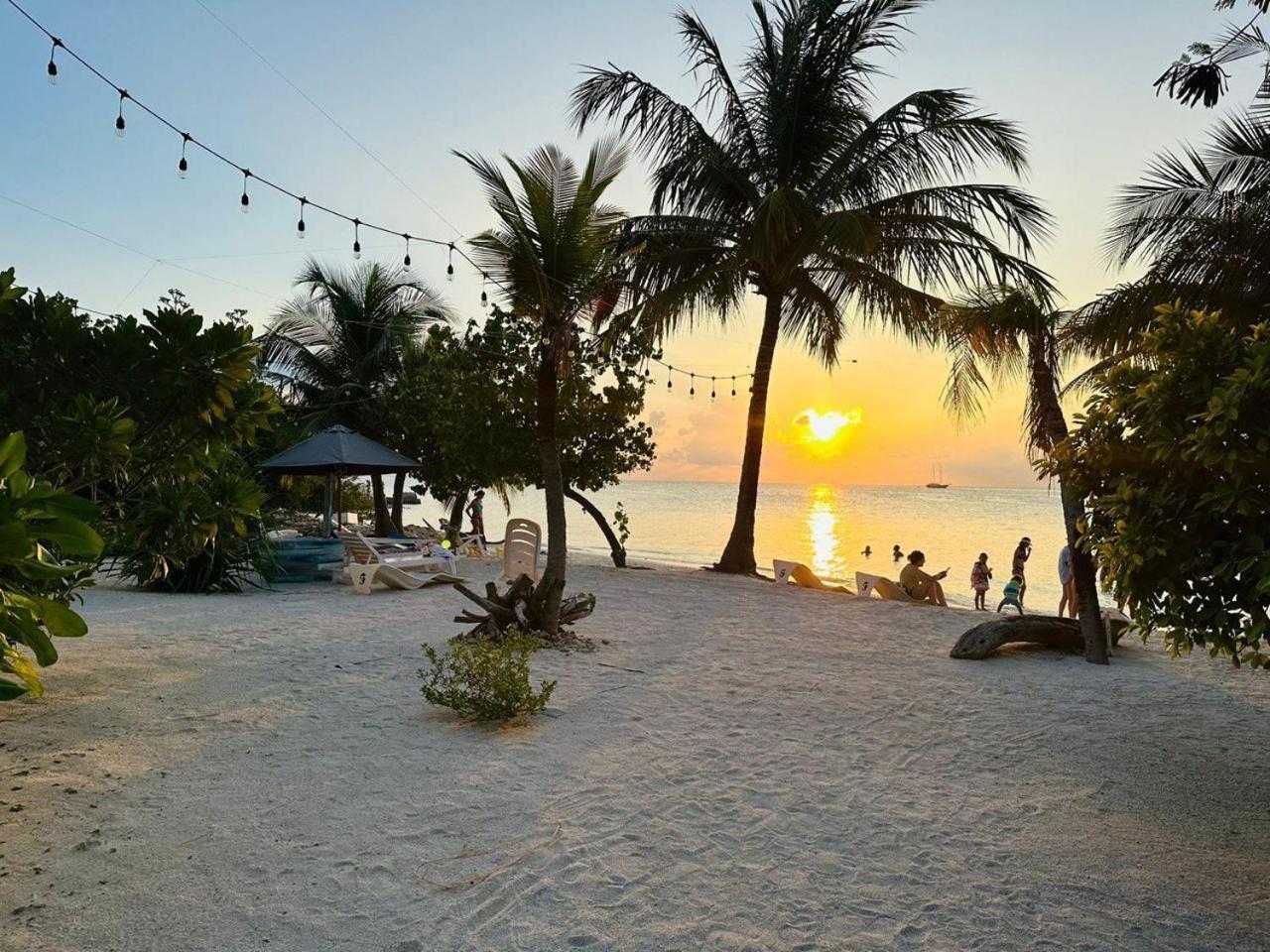 The Sunset Villa Dhiffushi Esterno foto