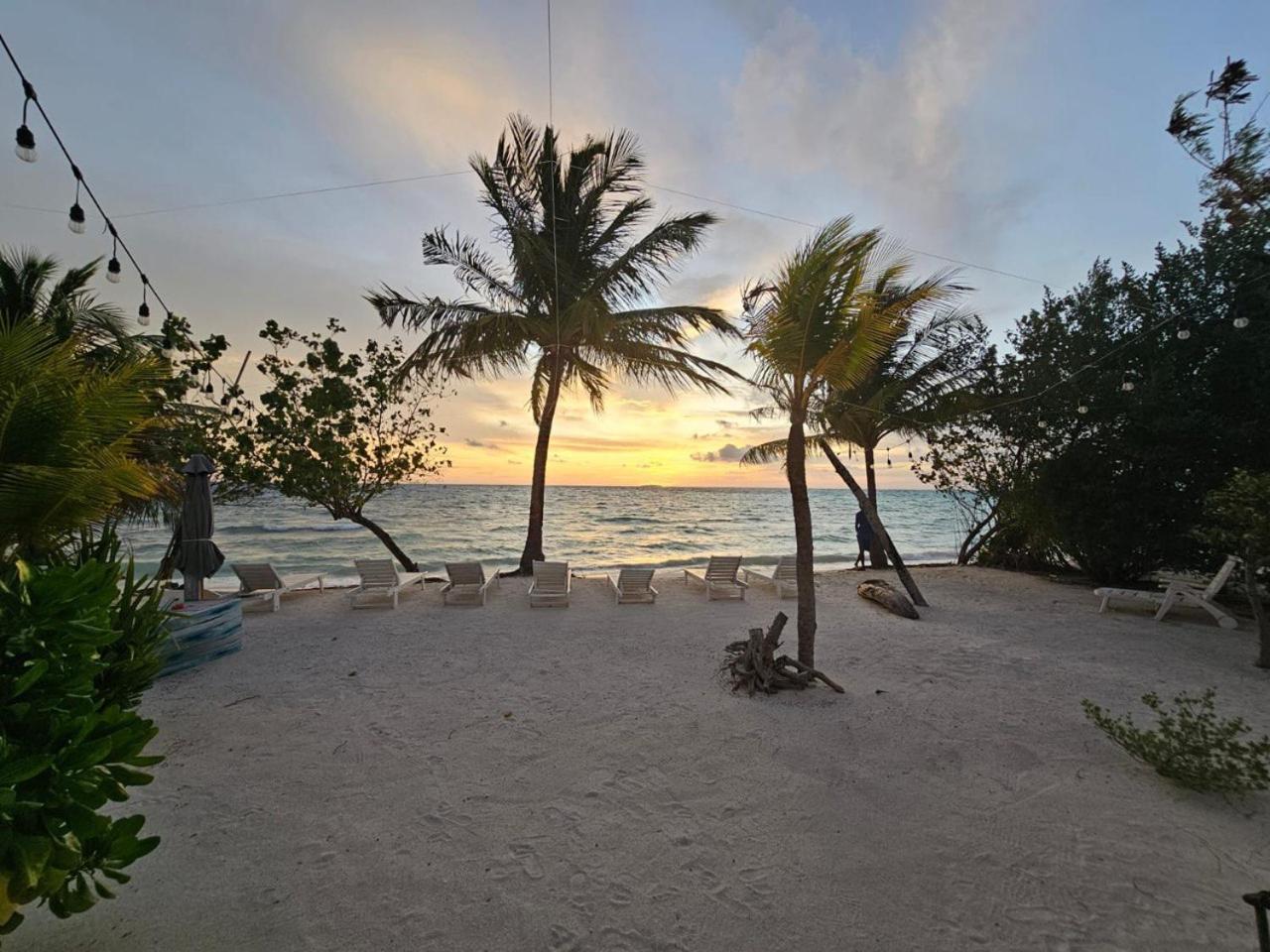 The Sunset Villa Dhiffushi Esterno foto