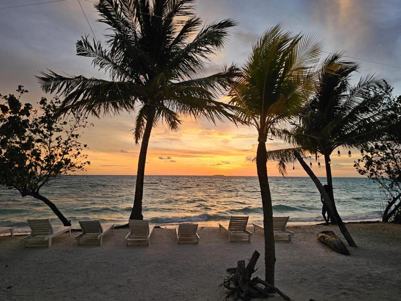 The Sunset Villa Dhiffushi Esterno foto