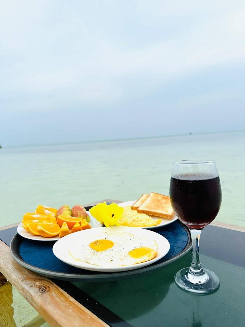 The Sunset Villa Dhiffushi Esterno foto
