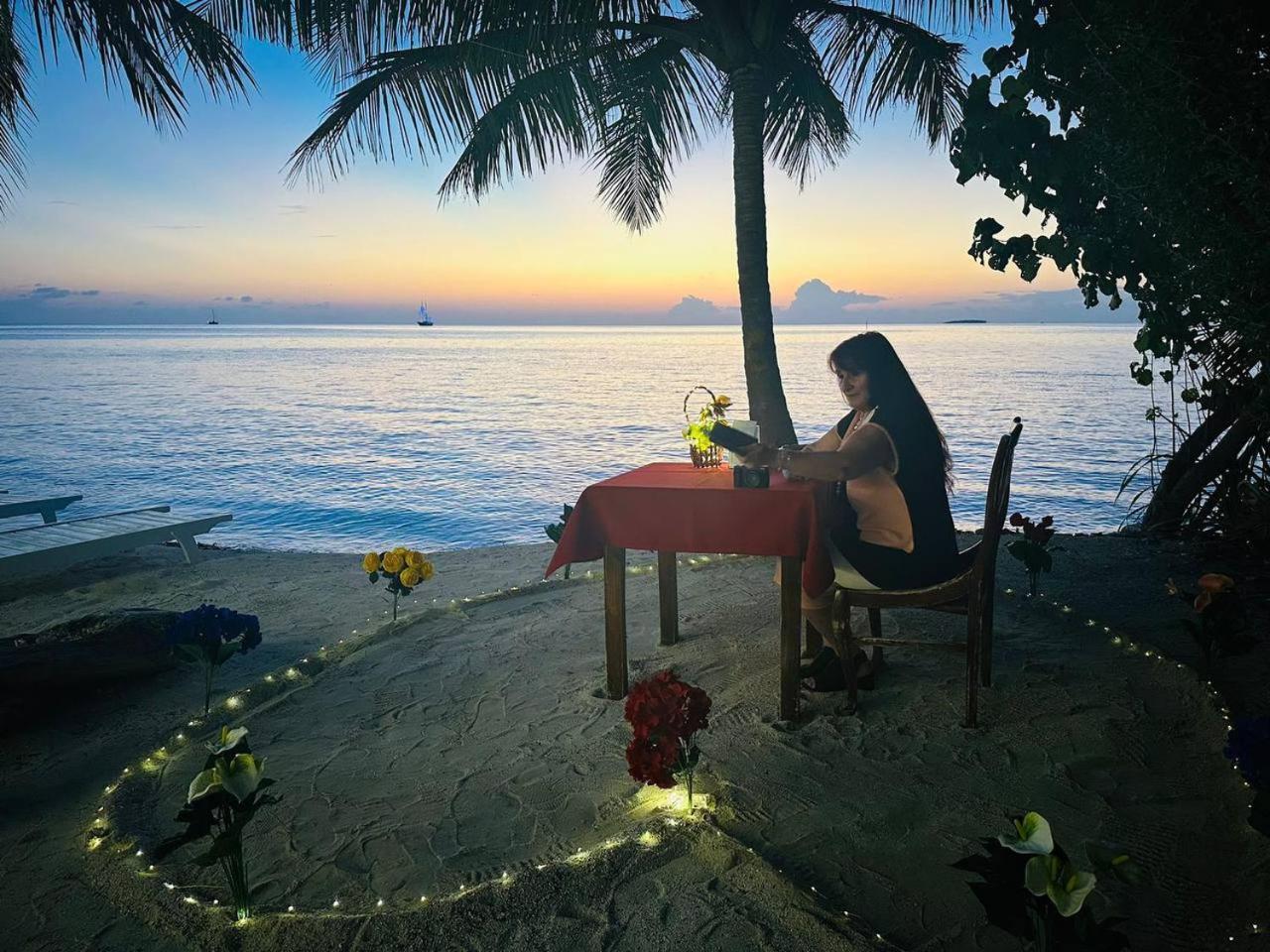 The Sunset Villa Dhiffushi Esterno foto