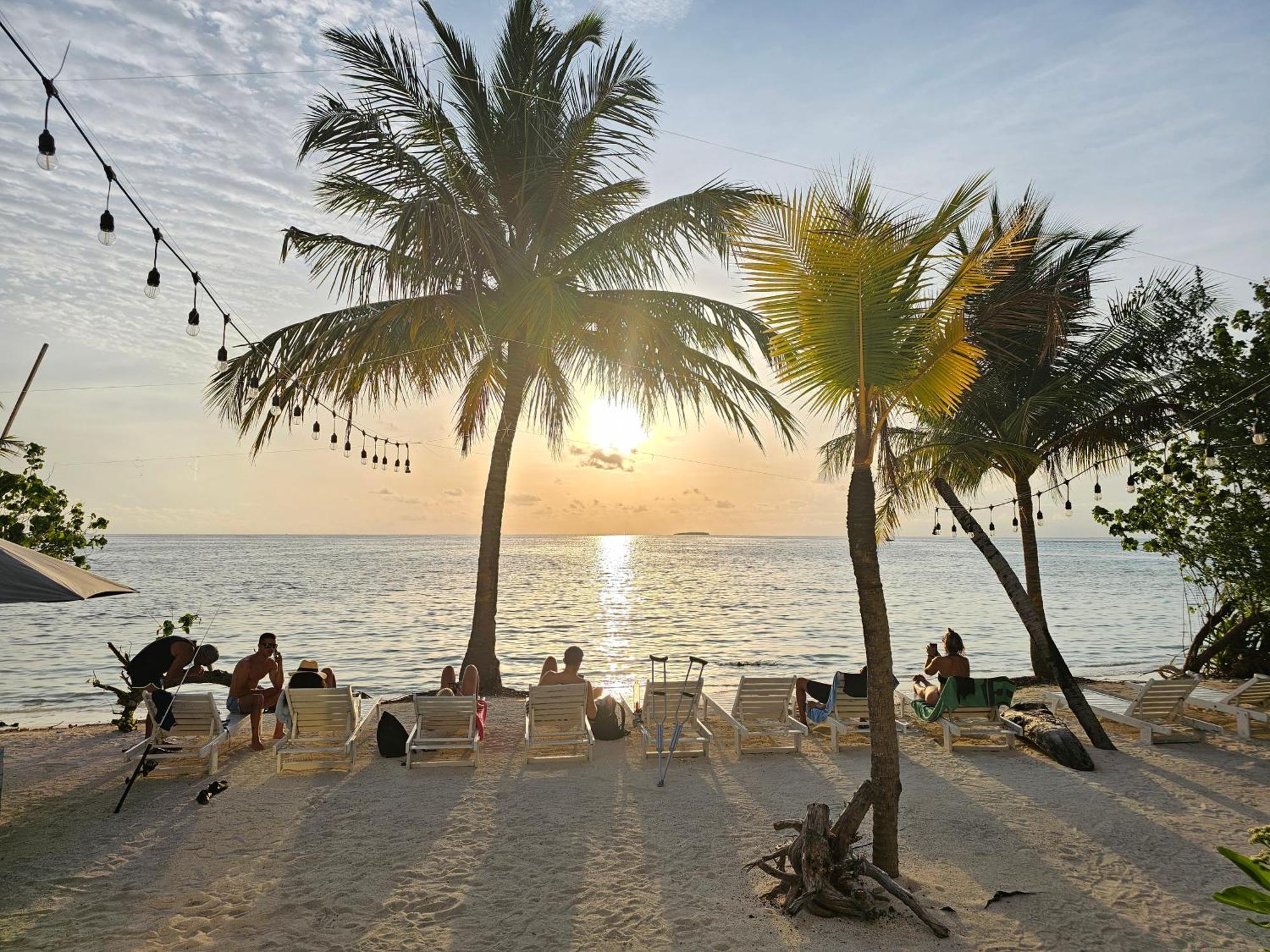 The Sunset Villa Dhiffushi Esterno foto